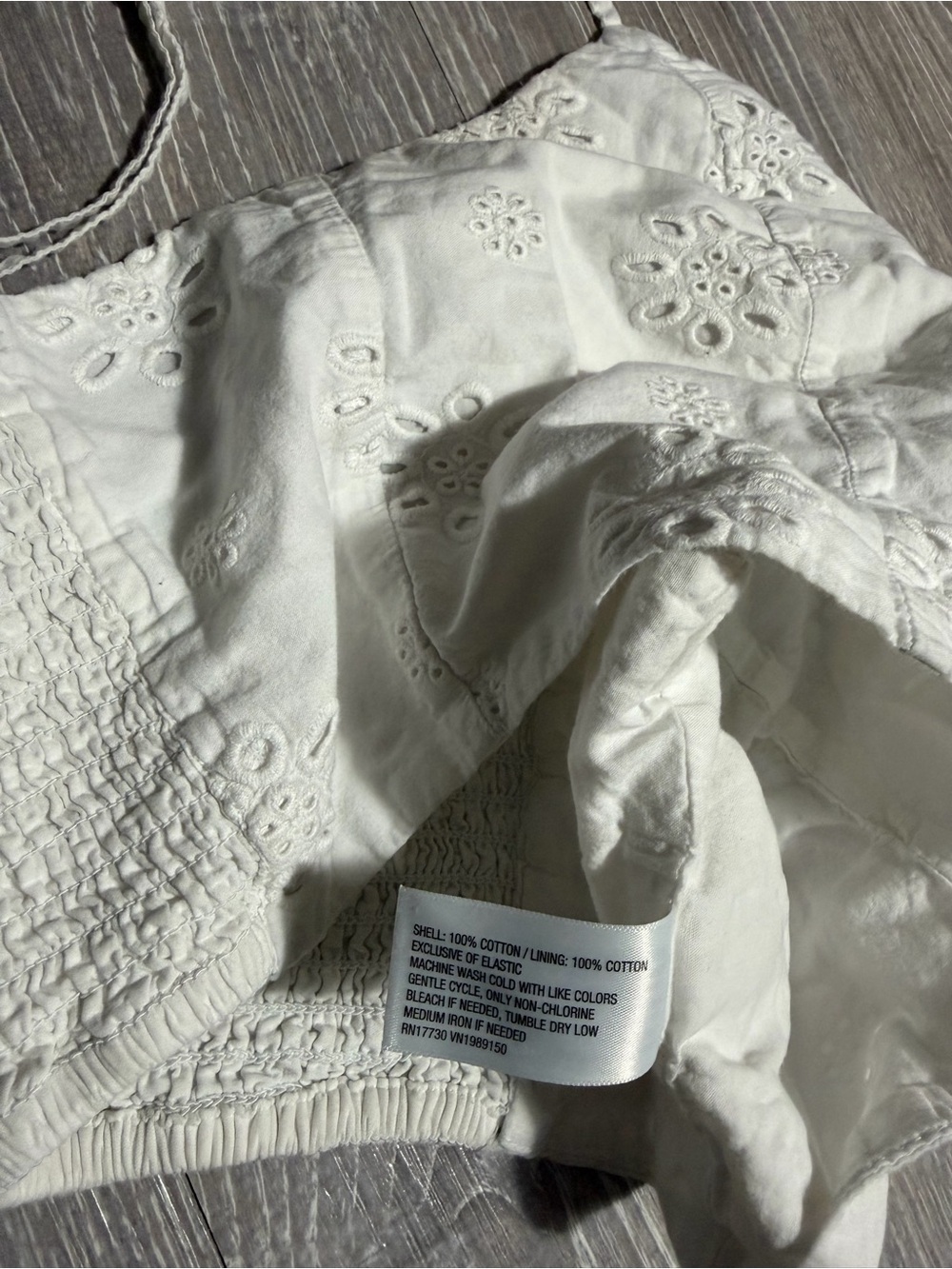 White Floral Eyelet Cropped Cami Top - Size M - Picture 6 of 8